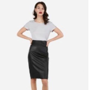 Silky Zip Back Gramercy Tee